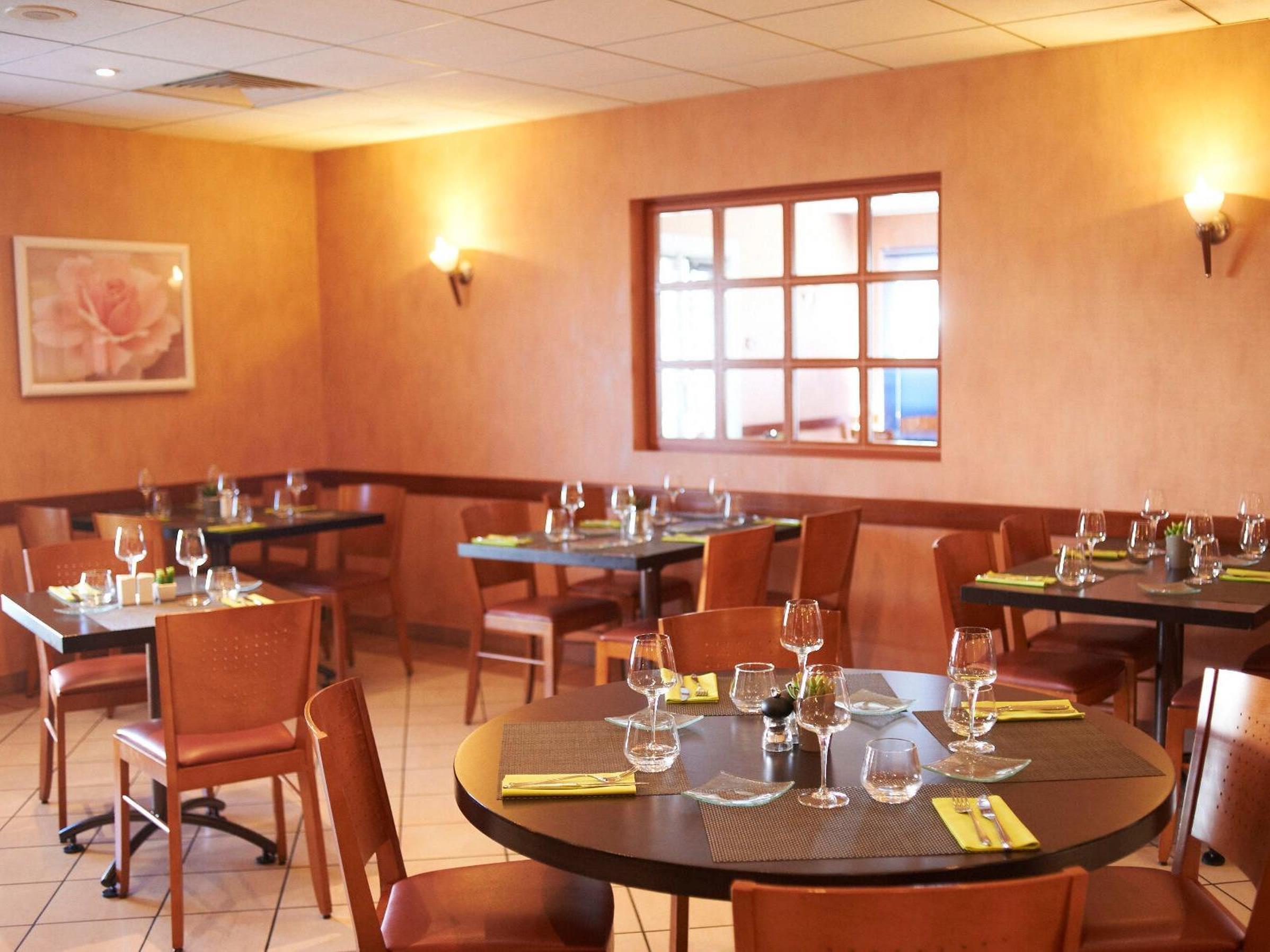 Logis Hotel Angers Sud מראה חיצוני תמונה
